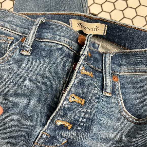 Madewell 10” high rise raw hem jeans size 26 - Picture 2 of 6